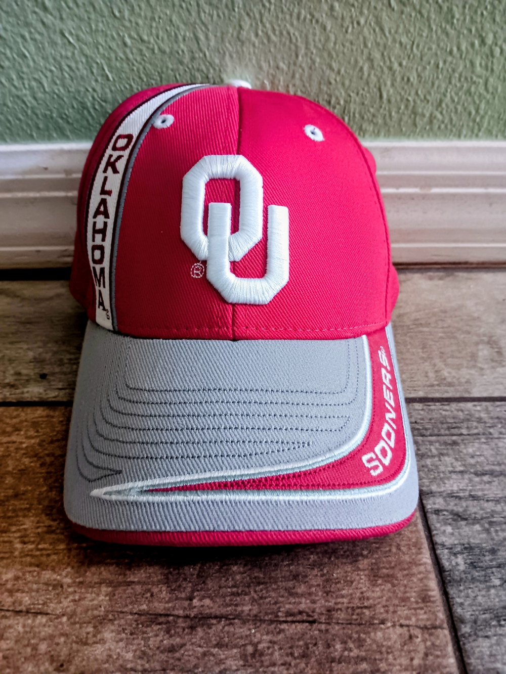Oklahoma Sooners Red & Gray Baseball Cap